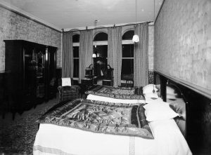 Royal Avenue Hotel Belfast bedroom